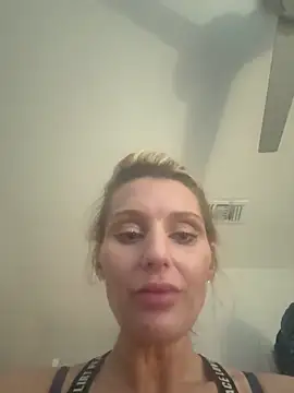 BaddieBossXX2 online show from May 23, 2026, 11:42 am