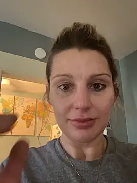 BaddieBossXX2 online show from November 17, 2025, 7:29 pm