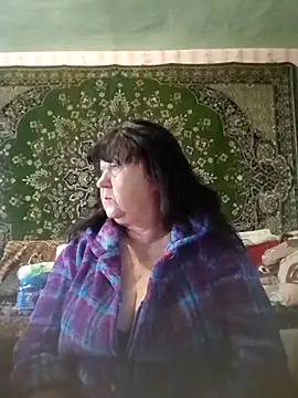 CrystalLime6411 online show from October 15, 2025, 11:51 am