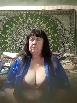 CrystalLime6411 online show from October 22, 2025, 4:06 pm