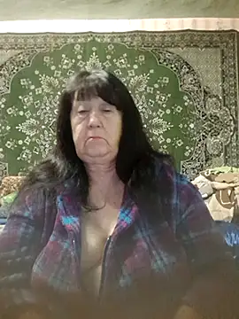 CrystalLime6411 online show from October 13, 2025, 4:25 am