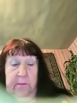 CrystalLime6411 online show from April 25, 2026, 3:53 pm
