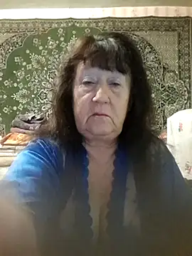 CrystalLime6411 online show from November 13, 2025, 9:30 pm