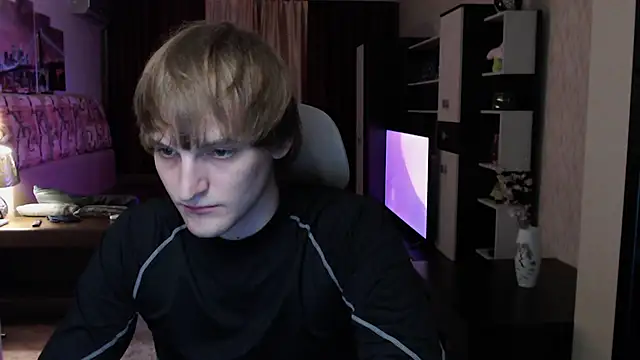 Playersuperstar online show from November 18, 2025, 8:23 pm