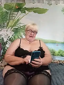 VioletSweet5566 online show from July 20, 2026, 6:32 am
