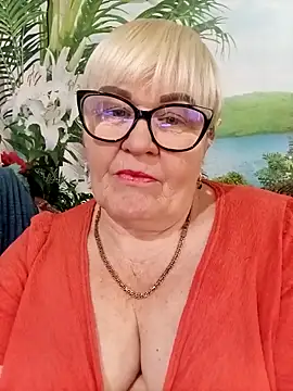 VioletSweet5566 online show from February 16, 2026, 8:13 am