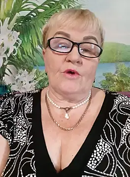 VioletSweet5566 online show from September 19, 2025, 1:48 pm