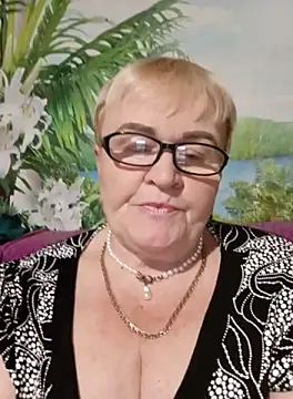 VioletSweet5566 online show from September 22, 2025, 6:36 pm