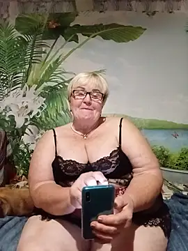 VioletSweet5566 online show from July 28, 2026, 7:39 pm
