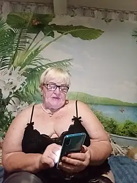 VioletSweet5566 online show from July 8, 2026, 5:57 pm