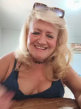 Snapshot of Belladama61 chatting on June 19, 2026, 10:54 am Belladama61 online show from June 19, 2026, 10:54 am