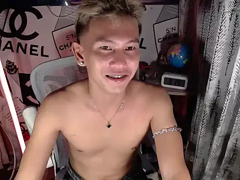 RalfAsian25 online show from April 29, 2026, 7:20 pm