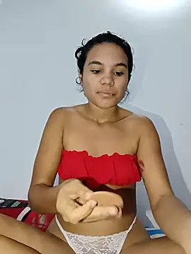 Little-Pussy-Sweet online show from February 4, 2026, 1:17 pm