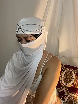 Amyraa  online show from November 27, 2025, 1:33 pm