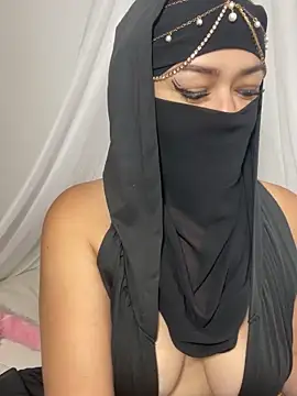 Amyraa  online show from September 20, 2025, 6:02 pm