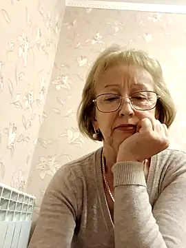 AlikaSwan5821 online show from September 25, 2025, 12:00 pm