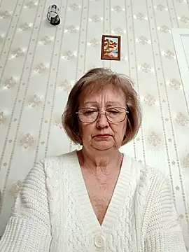 AlikaSwan5821 online show from March 12, 2026, 12:42 pm