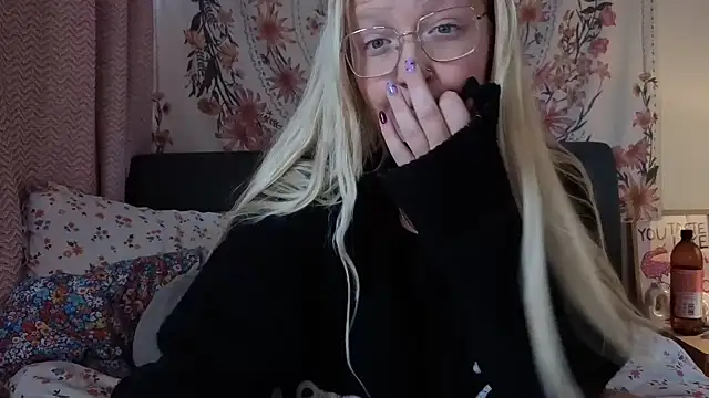 Daisyxoxo  online show from March 4, 2026, 9:50 am