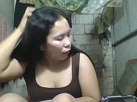 pinaysinglemommm online show from February 18, 2026, 8:27 pm