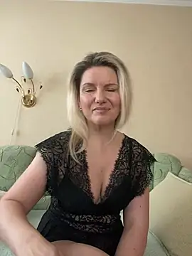 Snapshot of AliceSwan4011 chatting on March 2, 2026, 10:11 am AliceSwan4011 online show from March 2, 2026, 10:11 am