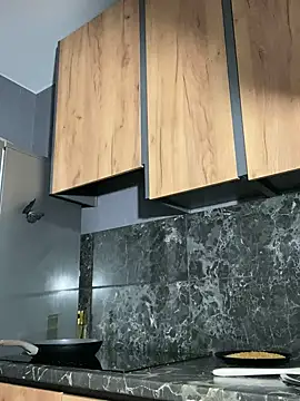 FavoriteKira online show from October 1, 2025, 7:51 pm