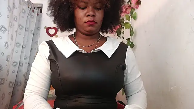 Snapshot of LULU_ALANAA_ chatting on September 12, 2025, 2:17 pm LULU ALANAA online show from September 12, 2025, 2:17 pm