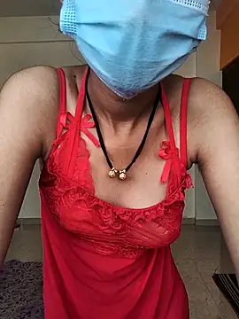 Shivani2002 online show from November 12, 2025, 8:18 am