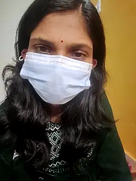 Shivani2002 online show from November 19, 2025, 5:35 pm