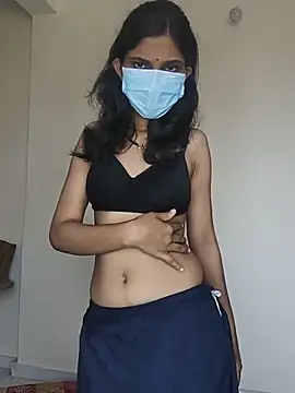 Shivani2002 online show from June 5, 2026, 10:10 am