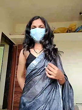 Shivani2002 online show from February 7, 2026, 10:01 am