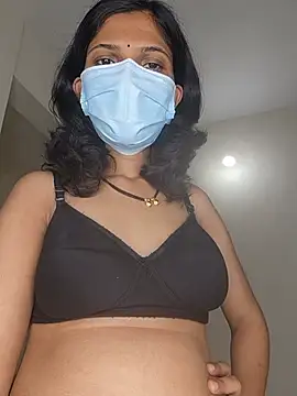 Shivani2002 online show from June 21, 2026, 5:19 pm