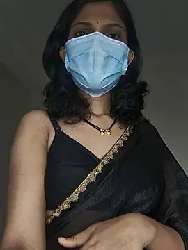 Shivani2002 online show from July 6, 2026, 10:33 am