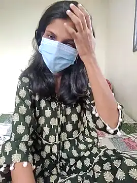 Shivani2002 online show from October 27, 2025, 7:20 am