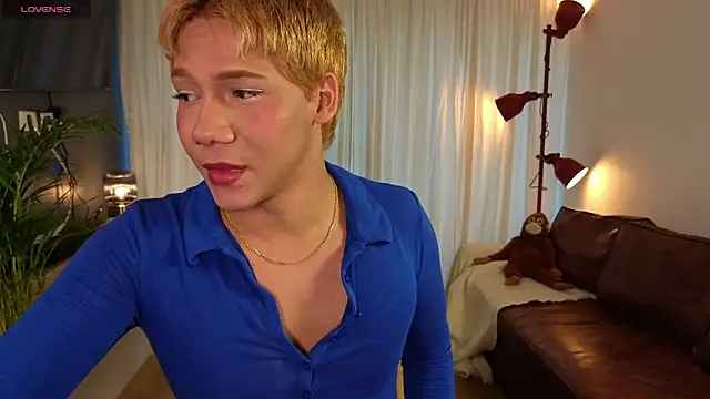 ConnieVarela online show from October 14, 2025, 10:09 pm