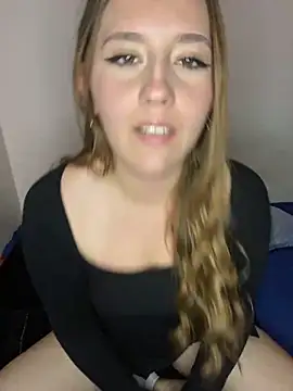 Cutie blondie online show from September 12, 2025, 7:13 pm