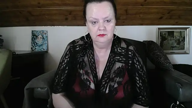 TiffanyMature online show from June 18, 2026, 7:29 am