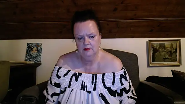 TiffanyMature online show from July 19, 2026, 8:27 pm