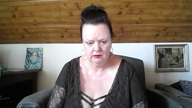 TiffanyMature online show from June 13, 2026, 7:17 am