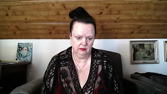 TiffanyMature online show from July 10, 2026, 7:08 am