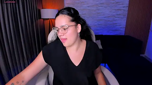 karlie small online show from July 18, 2026, 3:26 am