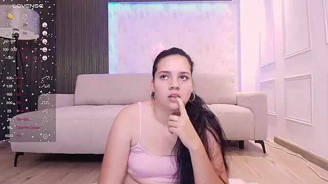 karlie small online show from October 2, 2025, 7:50 pm