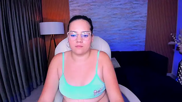 karlie small online show from July 15, 2026, 3:13 am