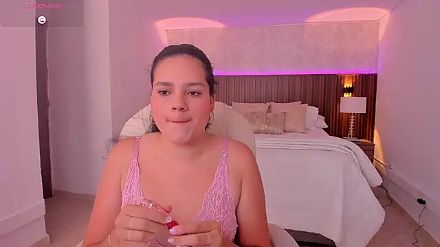 karlie small online show from August 7, 2026, 7:53 pm