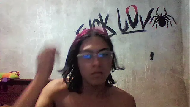 dirty model online show from November 30, 2025, 4:35 am