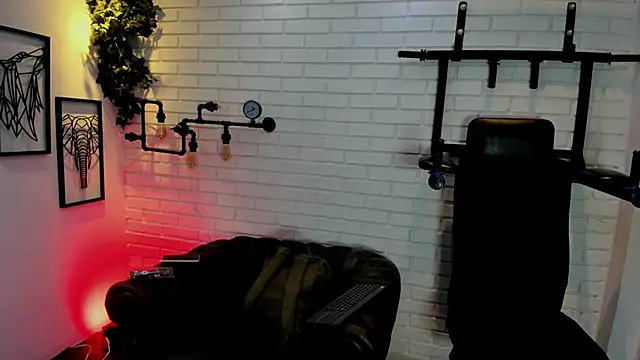 ItaloMoore online show from October 20, 2025, 11:22 am