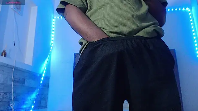 Snapshot of eebony_stallion chatting on June 21, 2026, 3:01 am eebony stallion online show from June 21, 2026, 3:01 am