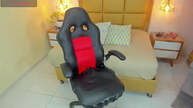 MELISSAROUGE online show from October 7, 2025, 7:48 pm