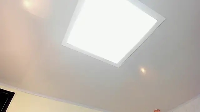 MELISSAROUGE online show from June 17, 2026, 7:46 pm