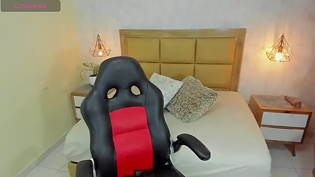 MELISSAROUGE online show from September 19, 2025, 7:29 pm