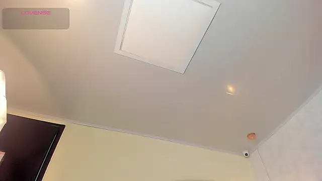 MELISSAROUGE online show from April 27, 2026, 7:56 pm